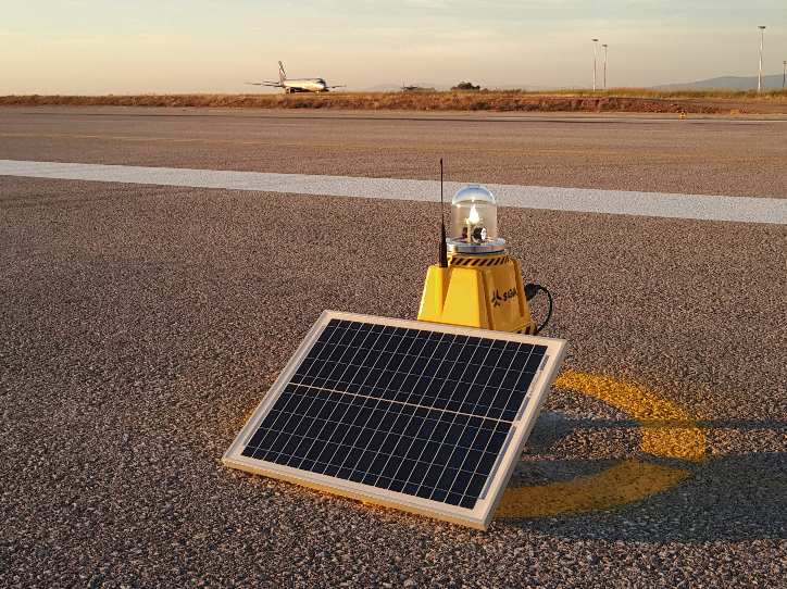 den pha nang luong mat troi duoc su dung pho bien ơ san bay