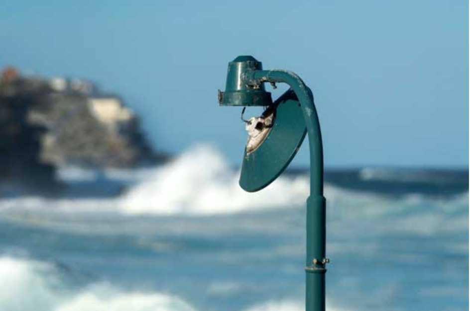 cot thep chong rung tot hon cot nhom