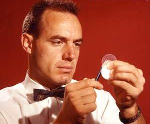 Nha nghien cuu Robert L. Coble phat hien vat lieu Lucalox