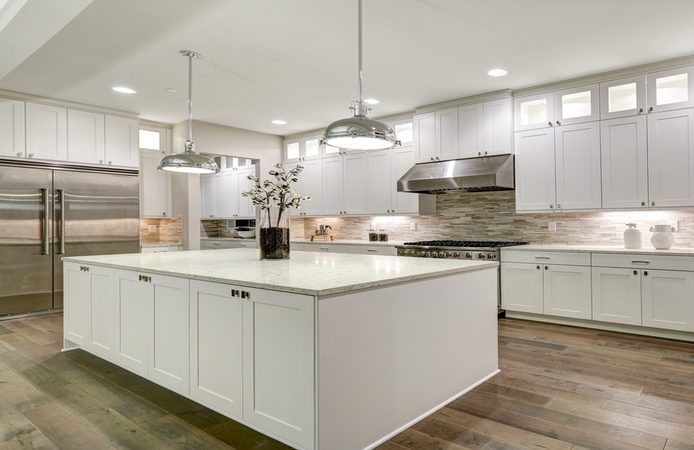 den LED am tran chieu sang phong bep