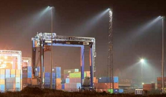 den cot thap sang cac ben cang