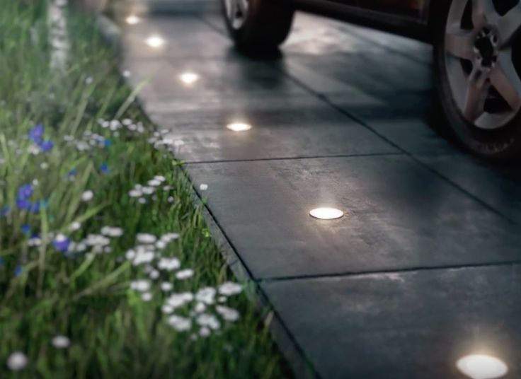 den gieng troi cung cap anh sang diu nhe cho khu vuon