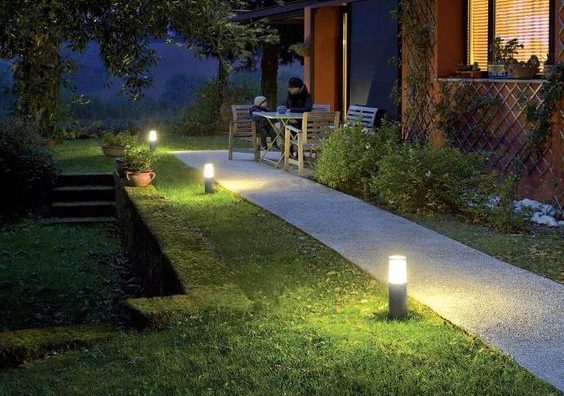 den bollard nen duoc lap dat voi khoang cach phu hop