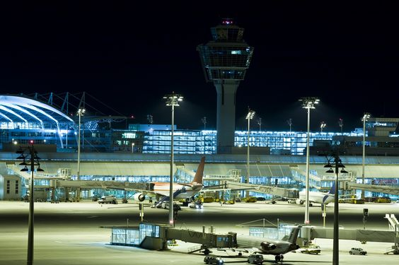 khu vuc rong lon nhu san bay duoc chieu sang hieu qua hon