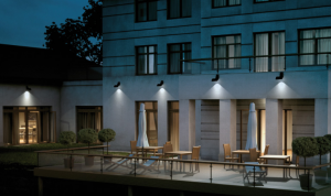 den gan tuong ngoai nha