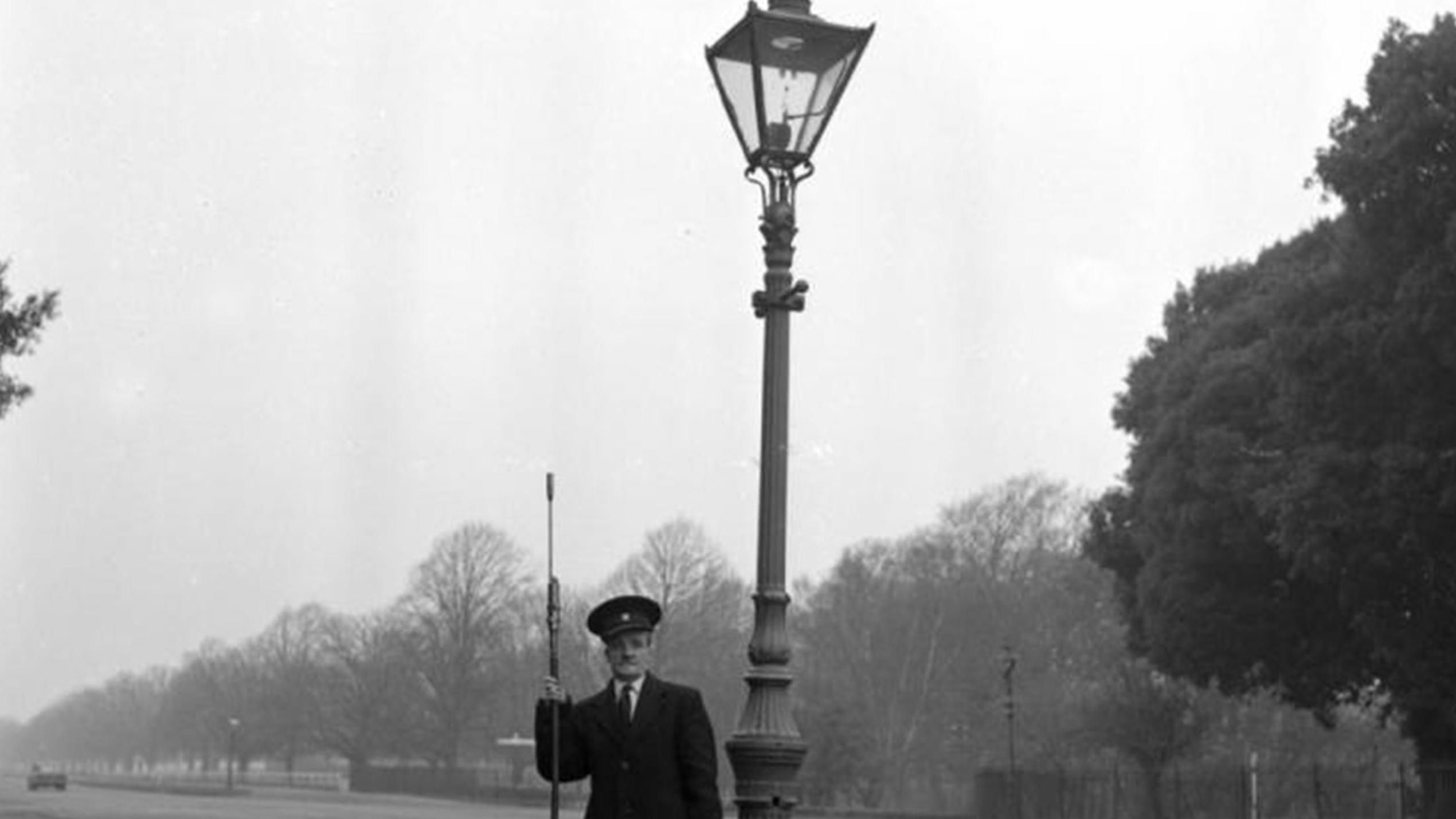 cot-den-chieu-sang-duong-o-nhung-the-ky-truoc-compressed