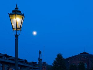 den-cot-ngoai-troi-su-dung-khi-gas