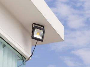 nhung-ly-do-pho-bien-khien-den-led-sieu-sang-ngoai-troi-bi-loi