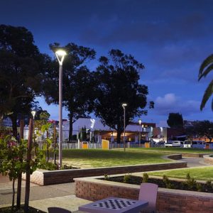 kham-pha-cot-den-cong-vien